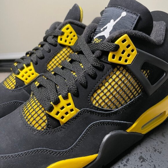Men AIR JORDAN 4 Thunder - Picture 5 of 5